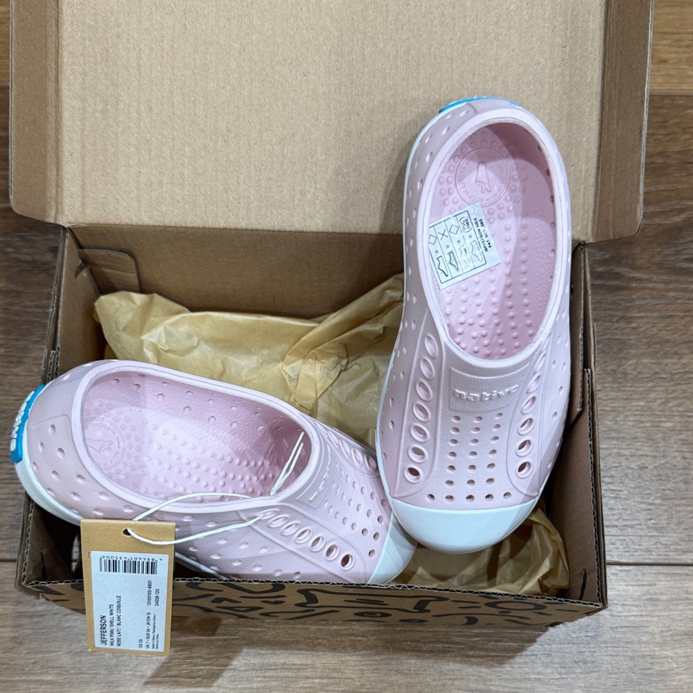 NIB Native Baby/ToddlerJefferson Waterproof Slip-On Sneakers size C8 
pink/white